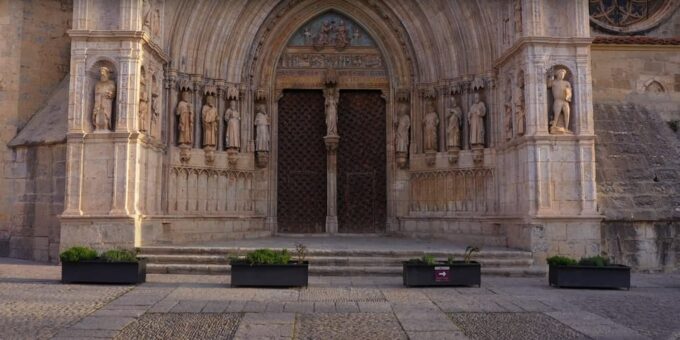 From Valencia: Private Day Trip to Morella and Peñíscola - Included in the Tour
