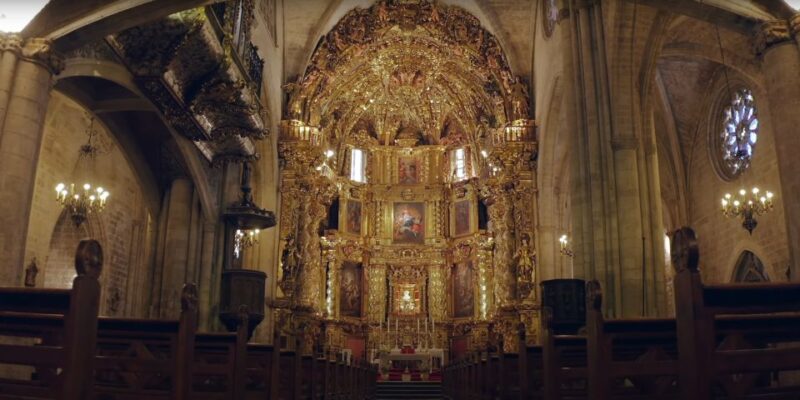 From Valencia: Private Day Trip to Morella and Peñíscola - Discovering Peñíscolas Castle and Seaside