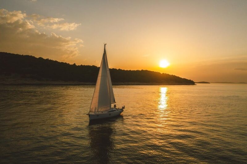From Valletta: Romantic Sunset Cruise on a Sailing Yacht - Amenities and Inclusions