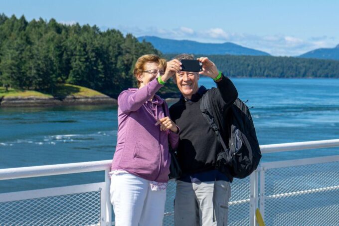 From Vancouver: Butchart Gardens & Victoria Sightseeing Tour - Customer Reviews