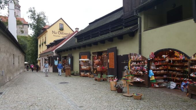 From Vienna: Cesky Krumlov Small Group Day Trip - Free Time in Cesky Krumlov