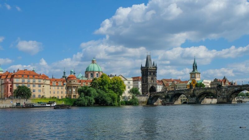 From Vienna: Full-Day Trip to Prague - Inclusions and Exclusions