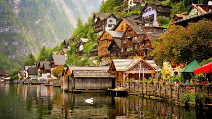 From Vienna: Hallstatt and Salzburg - Key Attractions in Hallstatt