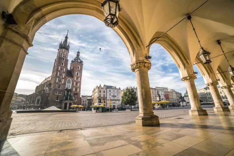 From Warsaw: Auschwitz and Krakow Low Cost Tour With Pickup - Itinerary