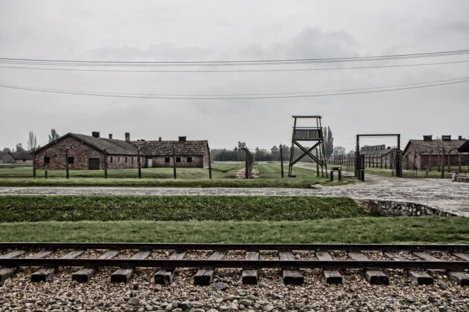 From Warsaw: Auschwitz-Birkenau Guided Tour With Fast Train - Customer Ratings and Feedback