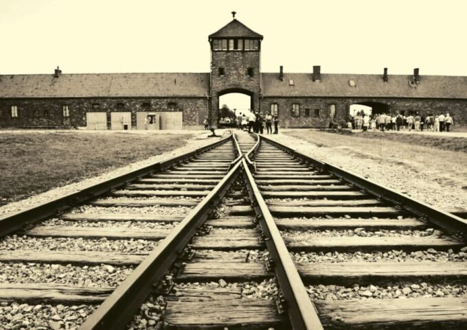 From Warsaw: Auschwitz Day Tour by Private Car With Lunch - Tour Duration