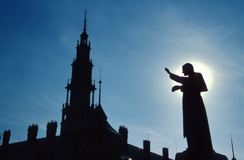 From Warsaw: Jasna Gora & Black Madonna Small Group Tour - Highlights and Experience