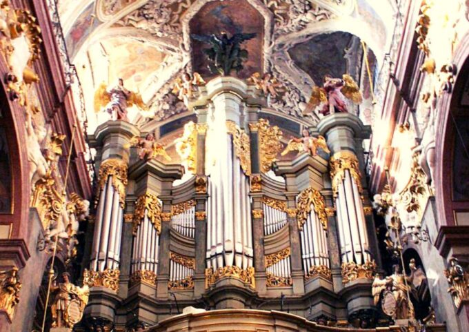 From Warsaw: Jasna Gora & Black Madonna Small Group Tour - Significant Religious Icon