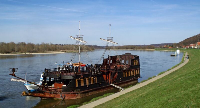 From Warsaw: Kazimierz Dolny Art Town Full-Day Private Tour - Tour Highlights