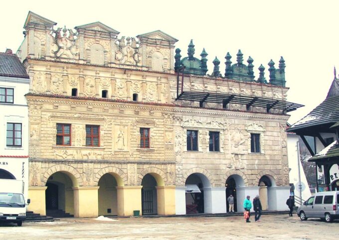 From Warsaw: Kazimierz Dolny Day Tour With Lunch - Exploring Kazimierz Dolny