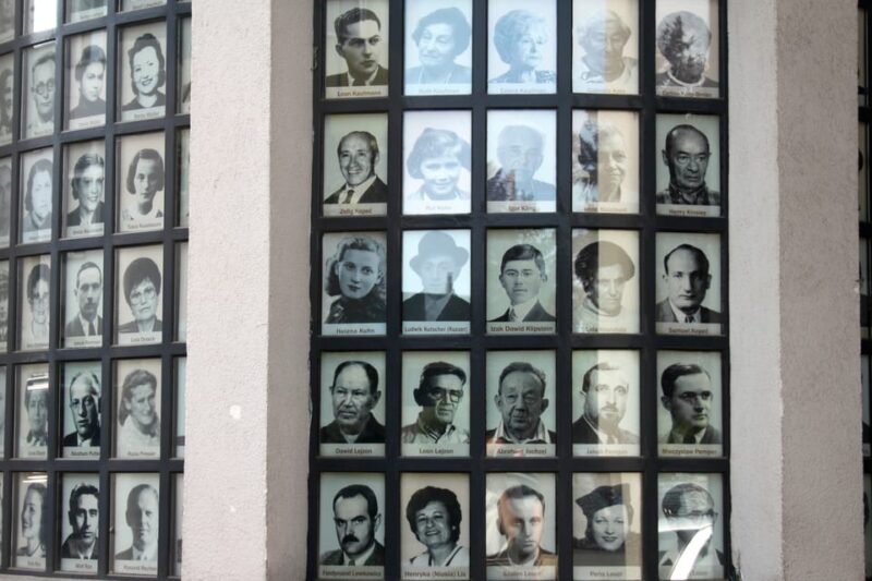 From Warsaw: Krakow and Schindlers Factory Full-Day Trip - Itinerary Highlights