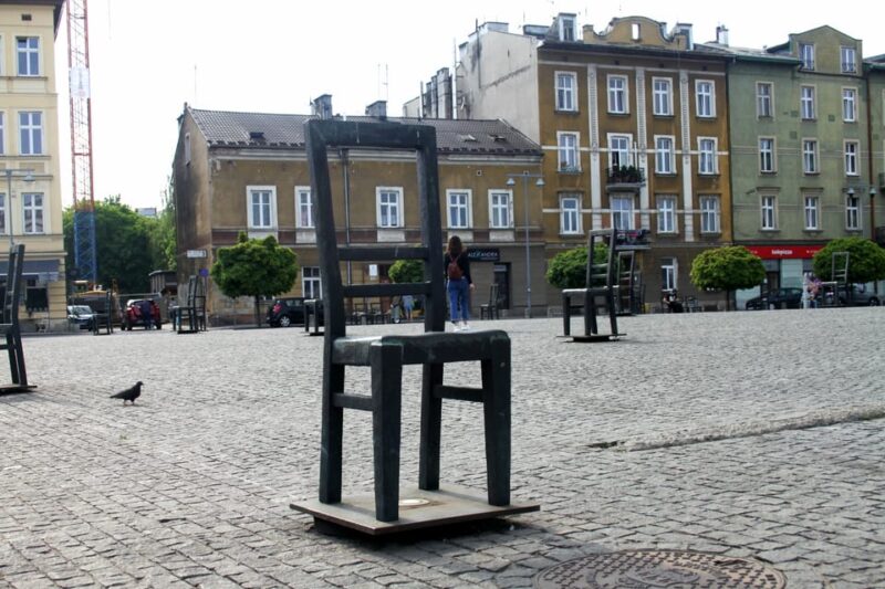 From Warsaw: Krakow and Schindlers Factory Full-Day Trip - Guided Tour Experience