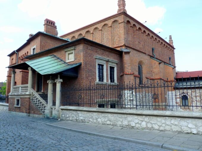 From Warsaw: Krakow and Schindlers Factory Full-Day Trip - Kazimierz Jewish District Visit