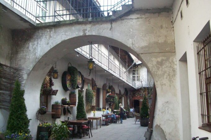 From Warsaw: Krakow Guided Private Tour With Transport - Cancellation Policy