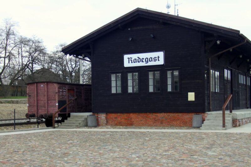 From Warsaw: Lodz & Litzmannstadt Jewish Ghetto Private Tour - Tour Highlights