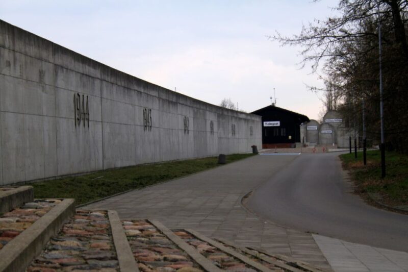 From Warsaw: Lodz & Litzmannstadt Jewish Ghetto Private Tour - Tour Logistics