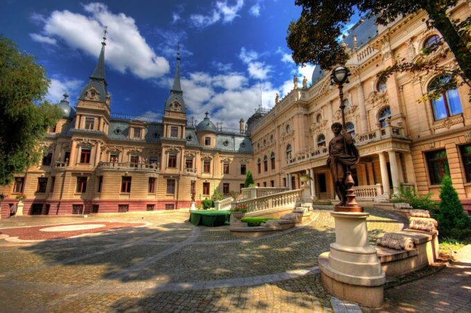 From Warsaw: Lodz Private Full-Day Tour - Exploring Old Town Square