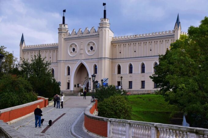 From Warsaw: Lublin and Majdanek State Museum Day Tour - Inclusions and Exclusions