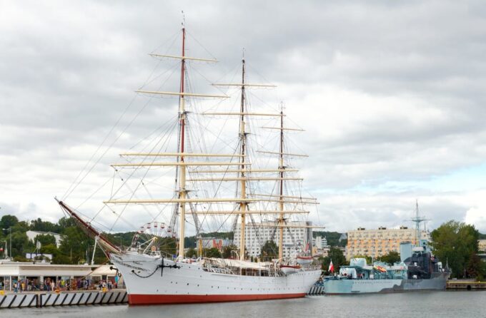 From Warsaw: One Day Private Tour to Gdansk and Sopot - Customer Reviews