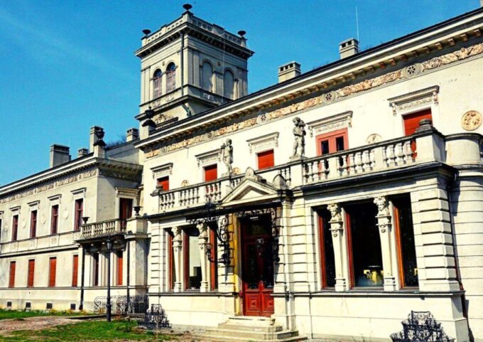 From Warsaw: Small-Group Tour to Lodz With Lunch - Important Information