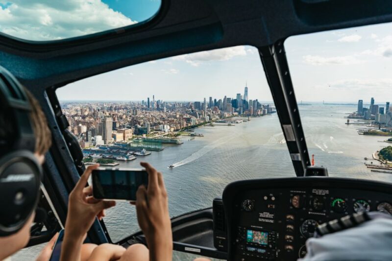 From Westchester: Private NYC Helicopter Tour for 2-6 People - Details of the Helicopter
