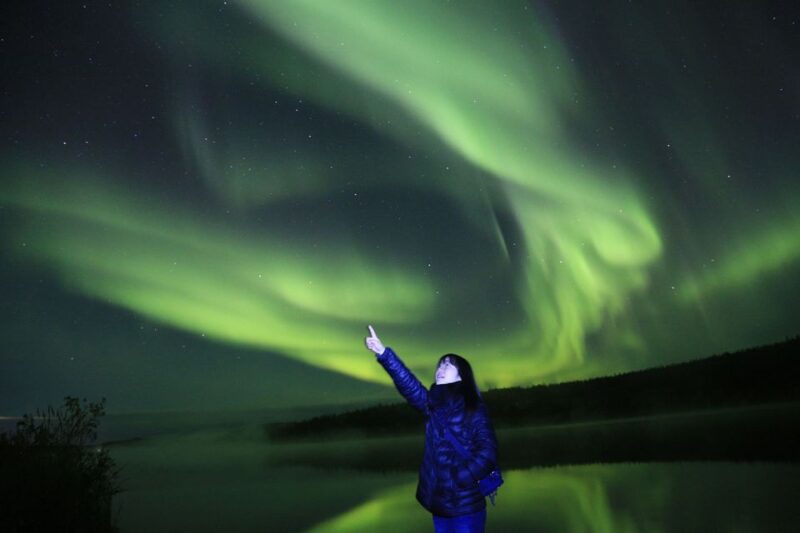 From Yellowknife: Northern Lights Bus Tour With Photos - Photographer and Photos