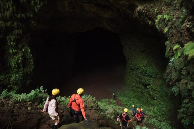From Yogyakarta: 2-Day Temples, Volcano Sunrise, & Cave Tour - Participant Requirements