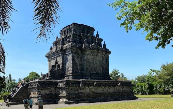 From Yogyakarta: Borobudur, Chicken Church & Mendut Temple - Frequently Asked Questions