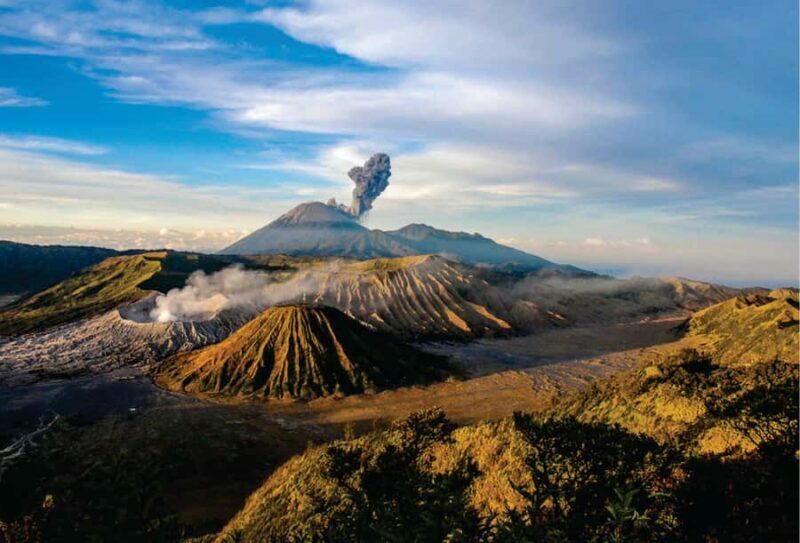 From Yogyakarta: Borobudur, Mount Bromo, and Ijen 4-Day Tour - Key Points
