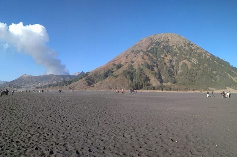 From Yogyakarta: Borobudur, WaterFall , Bromo and Ijen Tour - Entrance Fees and Inclusions