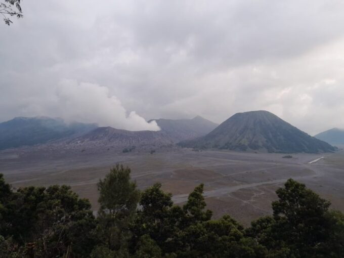 From Yogyakarta: Borobudur, WaterFall , Bromo and Ijen Tour - Booking Details