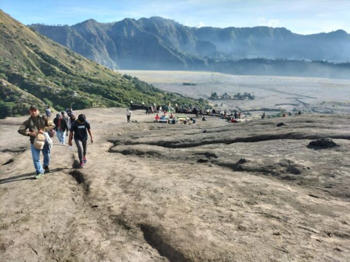 From Yogyakarta: Borobudur, WaterFall , Bromo and Ijen Tour - Additional Information