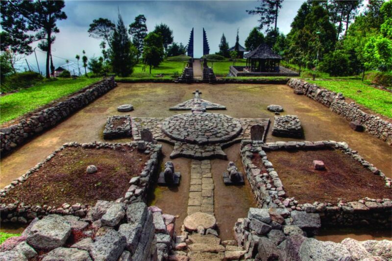 From Yogyakarta: Cetho, Sukuh Erotic Temple and Solo City - Itinerary Highlights