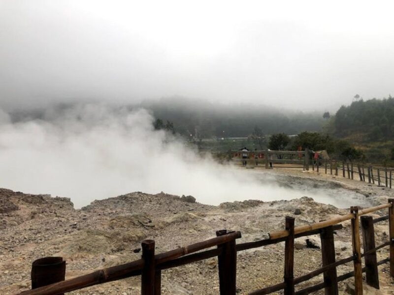 From Yogyakarta: Golden Sunrise Dieng Plateau Trip Full Day - Preparation Tips