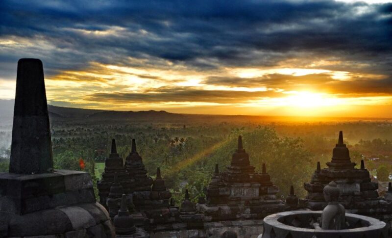 From Yogyakarta: Kedung Kayang Waterfall & Borobudur Sunset - Key Points