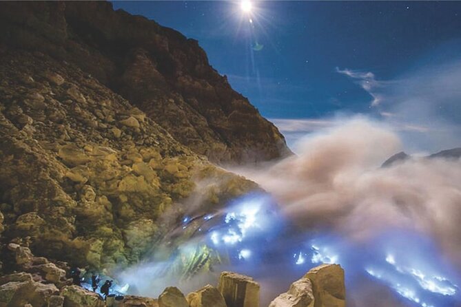 From Yogyakarta: Mount Bromo Sunrise and Ijen Crater Blue Fire - 3 Days - Day 2: Bromo Sunrise and Trekking