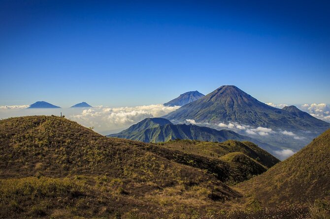 From Yogyakarta: Mount Prau Golden Sunrise Private Tour - Exploring Mount Prau