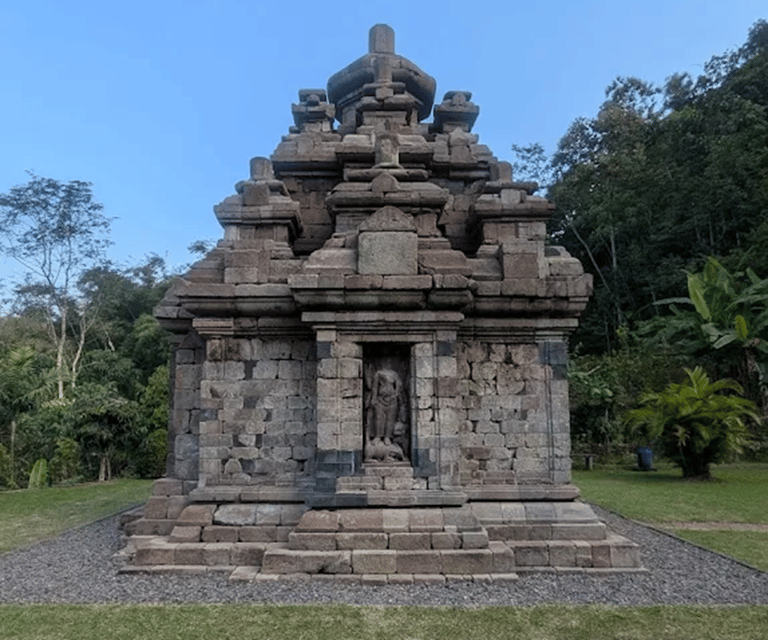 From Yogyakarta: Selogriyo Temple & Java Rice Terrace Trek - Travel Time and Duration