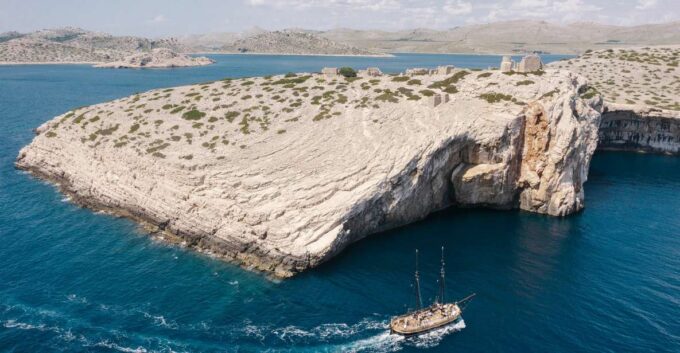 From Zadar: Highlights of Kornati by Traditional Sail Boat - Onboard Amenities and Experiences