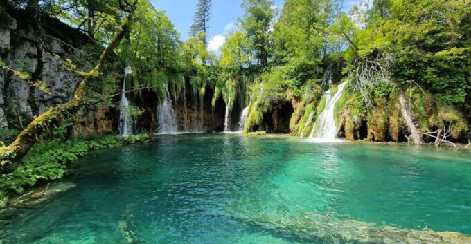From Zadar: Plitvice Lakes Day Trip With Panoramic Boat Ride - Visitor Facilities and Amenities