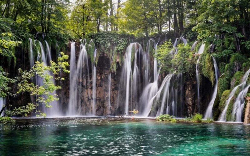 From Zadar: Plitvice Lakes Private Round-Trip Transfer - Accessibility and Restrictions