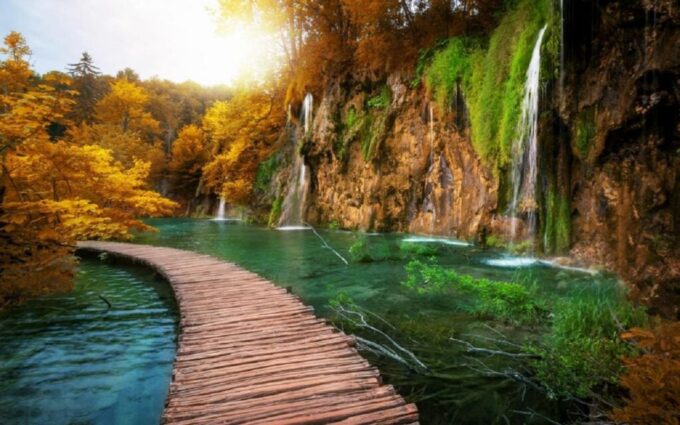 From Zadar: Plitvice Lakes Private Round-Trip Transfer - Recommended Packing List
