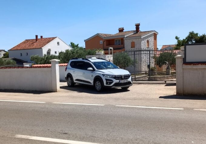 From Zadar: Zagreb & Franjo Tudman Airport Private Transfer - Safety and Comfort