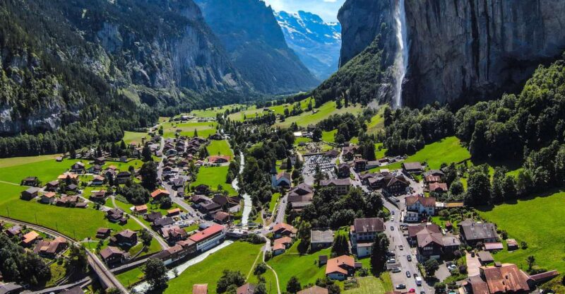 From Zurich: Waterfalls Valley & Aareschlucht Gorge Day Tour - Reichenbach Waterfall Discovery