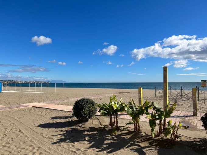 Fuengirola: City Highlights Guided Bike Tour - Starting Location and Group Size