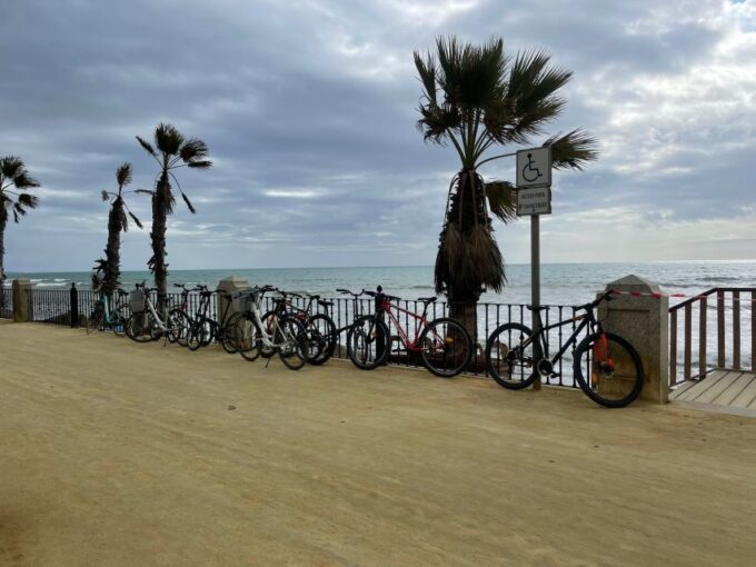 Fuengirola: City Highlights Guided Bike Tour - Language Options