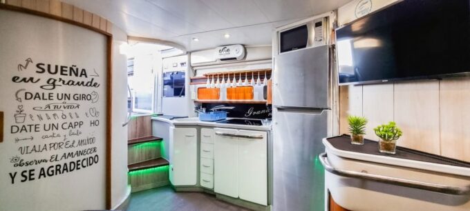 Fuengirola: Dolphin Watching by Yacht With Snacks and Drinks - Weather Considerations and Refunds
