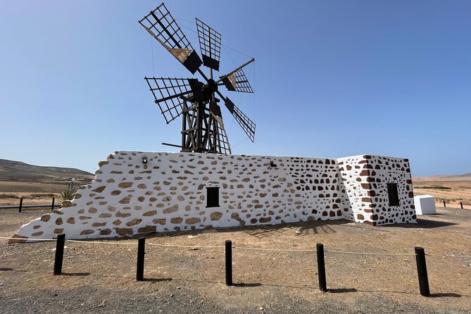 Fuerteventura: Guided Highlights GRAND ISLAND TOUR Max 8 People - Customizable Lunch Options