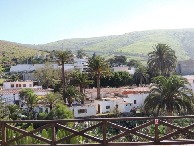 Fuerteventura: Island Highlights Guided Sightseeing Tour - Booking and Cancellation
