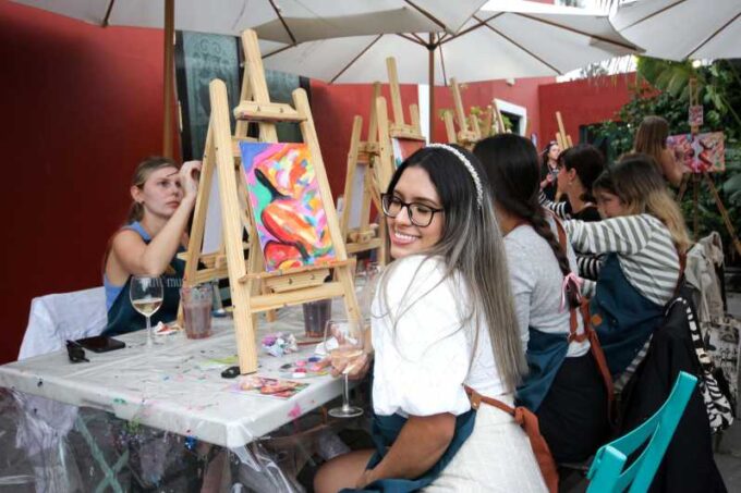 Fuerteventura: Paint & Wine Events - Artistic Guidance